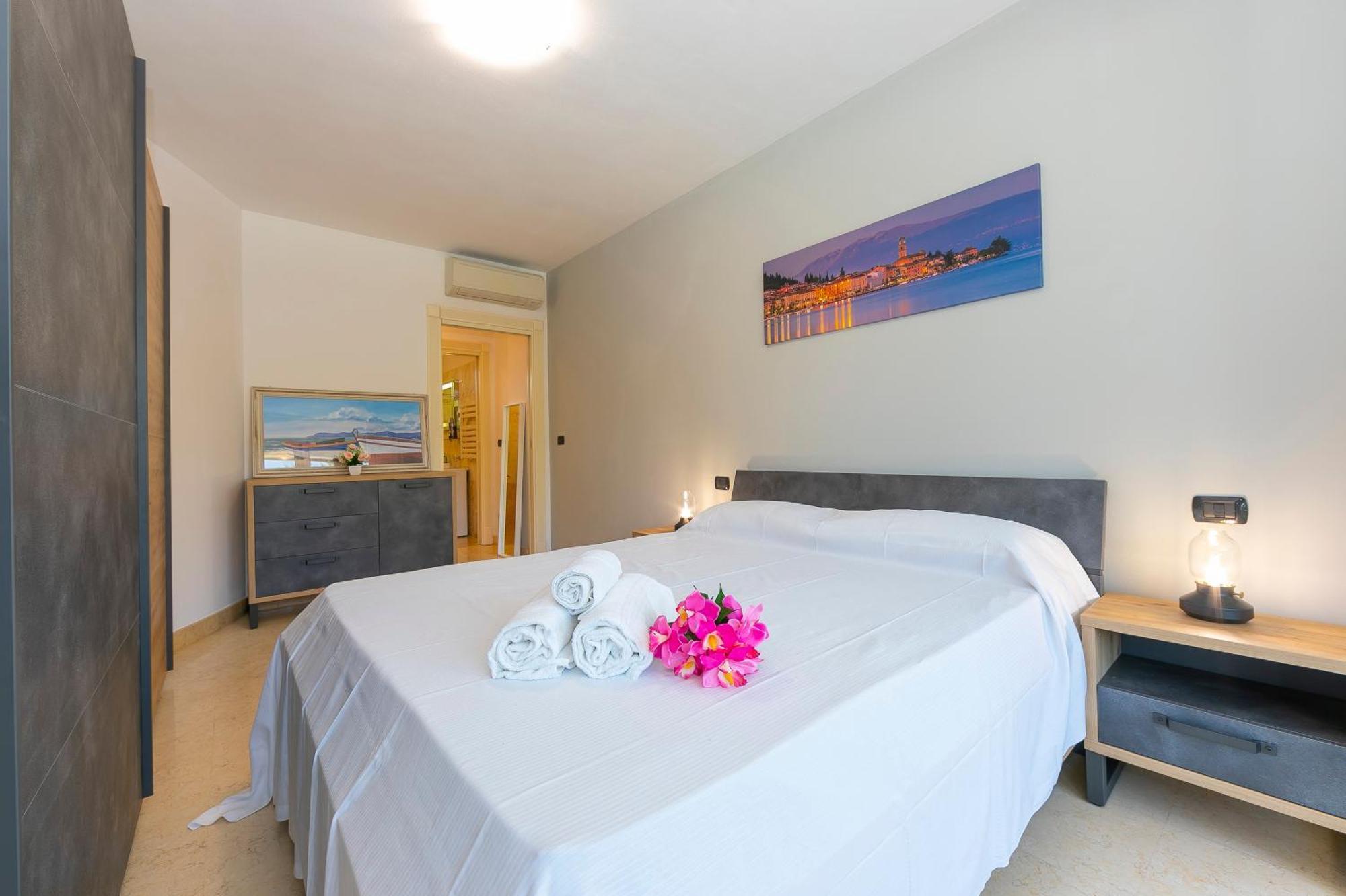 Rivoltella Apt With Pool 600M From Lake - Happy Rentals Desenzano del Garda Exteriér fotografie